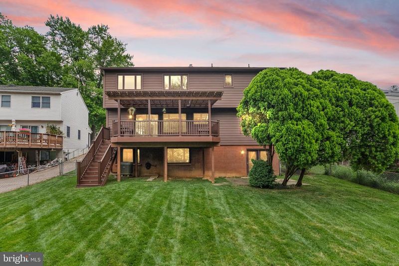 2244 Richelieu Dr, Vienna, VA 22182