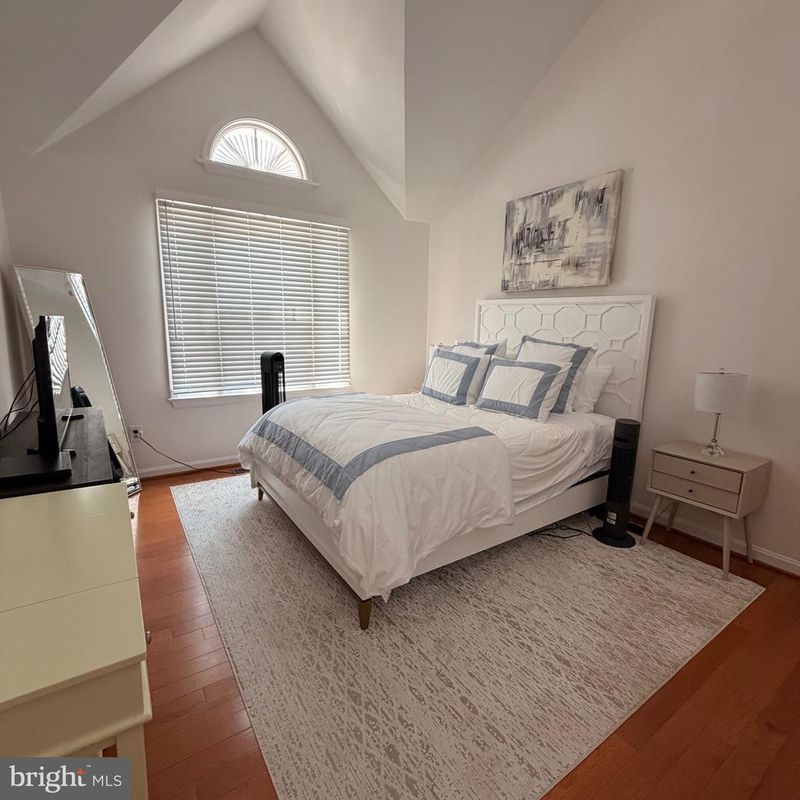 1916 Duffield Ln, Alexandria, VA 22307