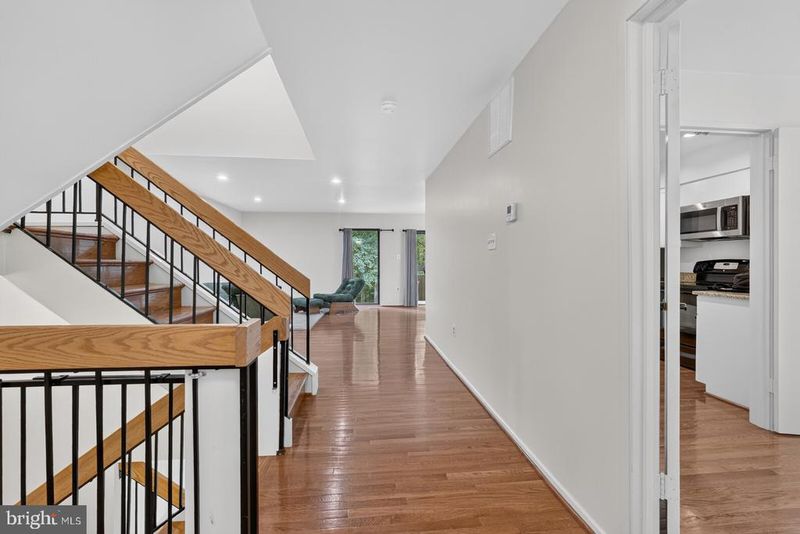 3174 Colchester Brook Ln, Fairfax, VA 22031