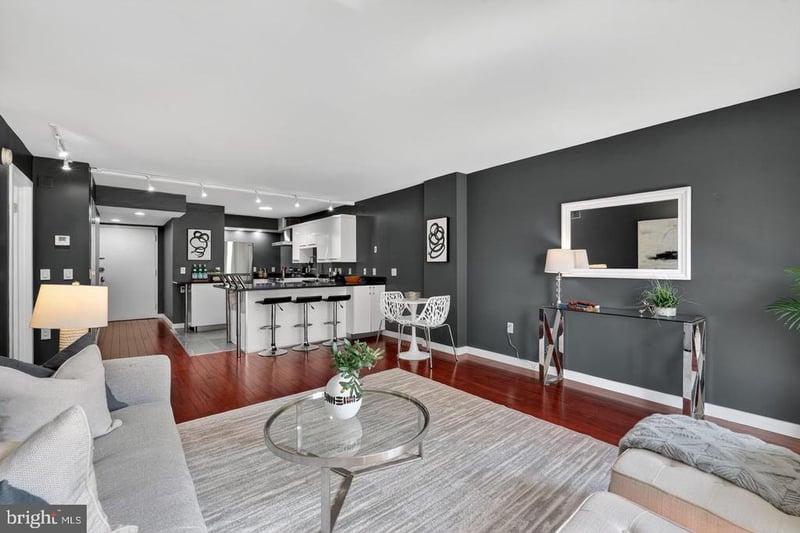1015 33rd St NW #409, Washington, DC 20007