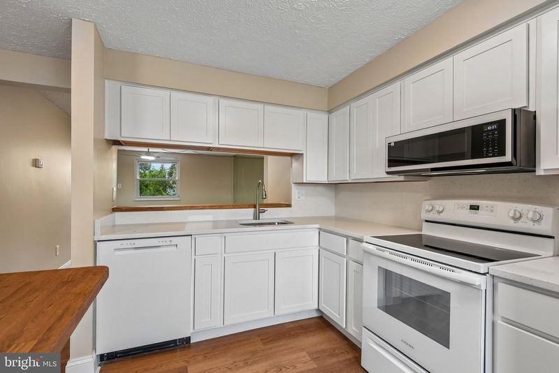 11706 Zebrawood Ct, Germantown, MD 20876