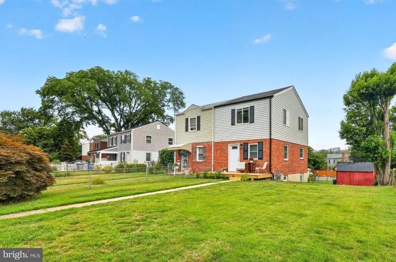 2218 Farrington Ave, Alexandria, VA 22303