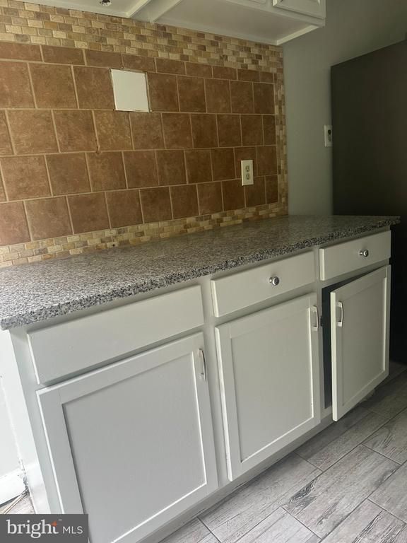 5608 Bismach Dr #102, Alexandria, VA 22312
