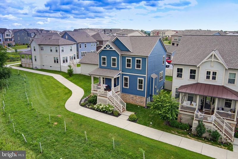 8608 Longleaf Ln, Frederick, MD 21704