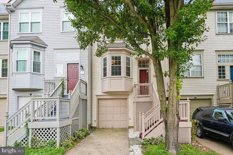 104 Frazer Dr, Purcellville, VA 20132