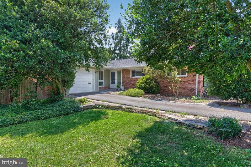 6841 Strata St, Mclean, VA 22101