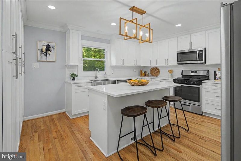 4612 Steadman Pl, Alexandria, VA 22309