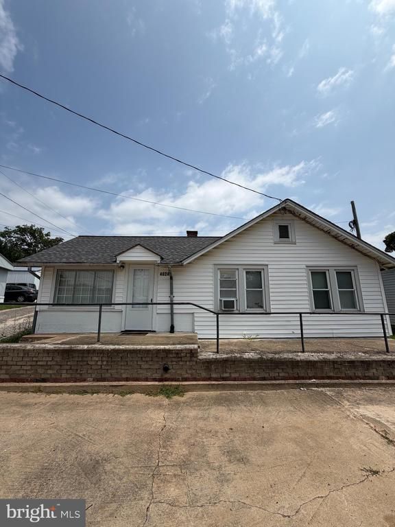 4024 Bradys Hill Rd, Triangle, VA 22172