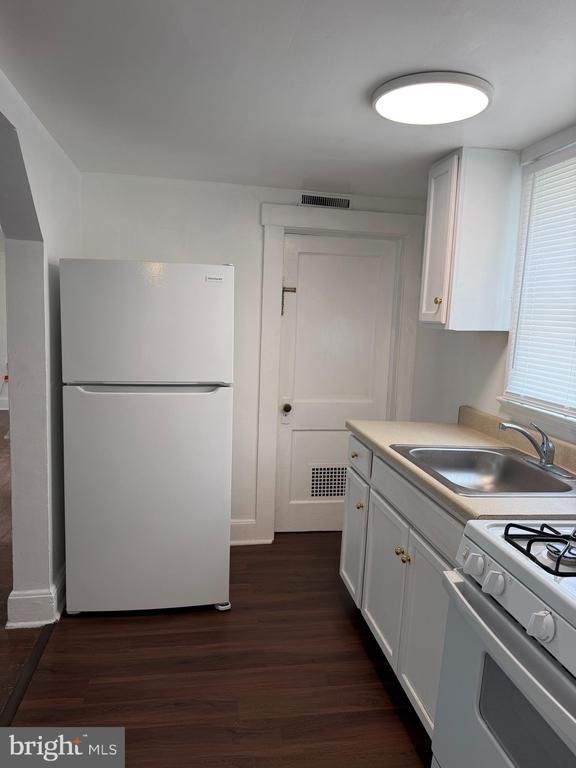 4024 Bradys Hill Rd, Triangle, VA 22172