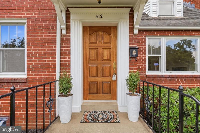 412 Carroll Pw, Frederick, MD 21701