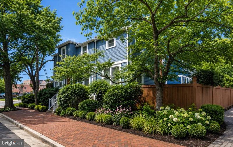 400 N West St, Alexandria, VA 22314