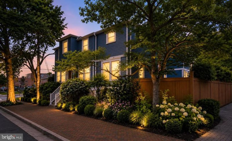 400 N West St, Alexandria, VA 22314