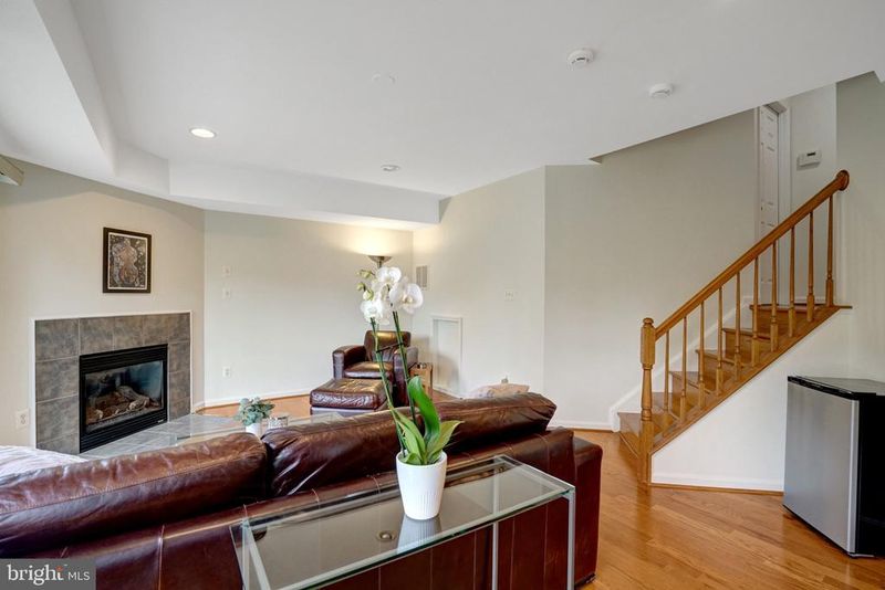 3348 Wilton Crest Ct, Alexandria, VA 22310