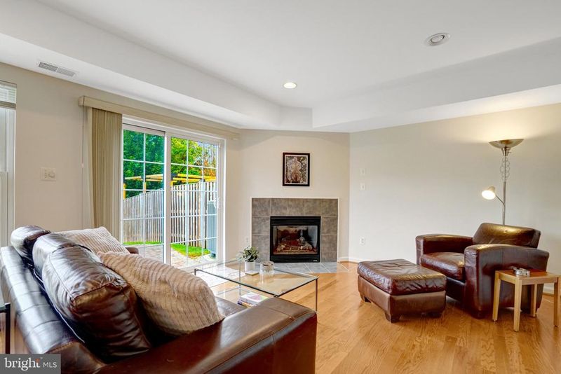 3348 Wilton Crest Ct, Alexandria, VA 22310