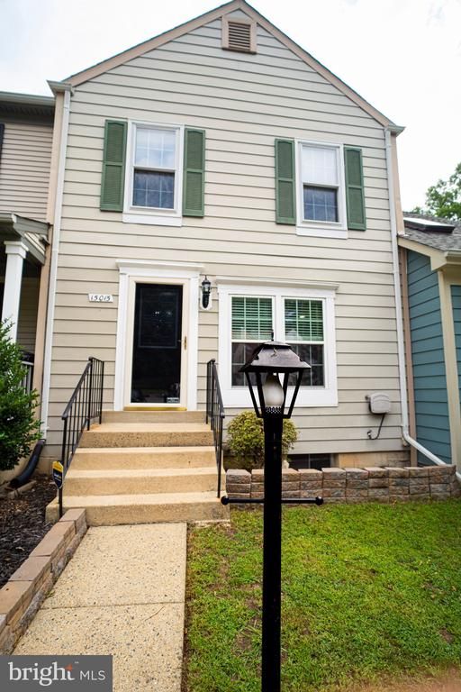 15015 Bridgeport Dr, Dumfries, VA 22025