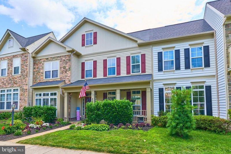 42719 Explorer Dr, Brambleton, VA 20148