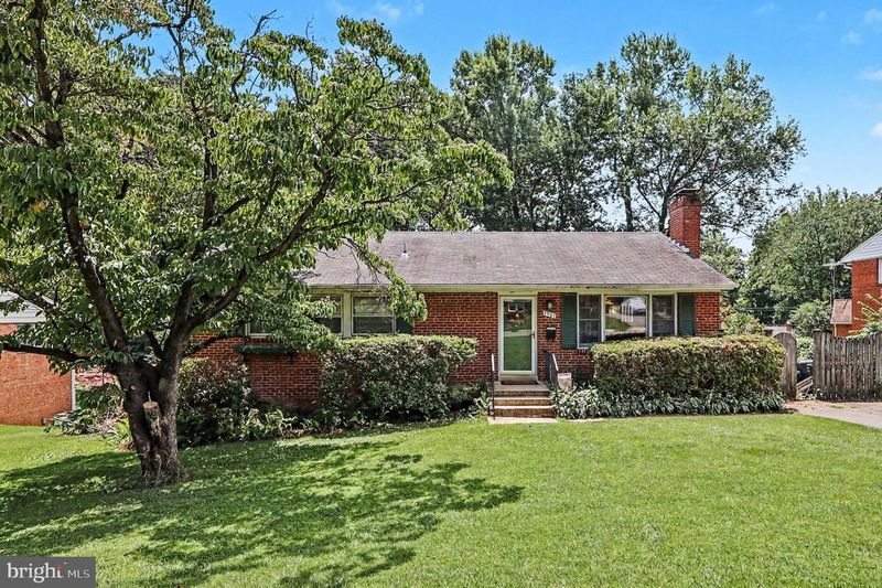 7907 Slidell Ln, Springfield, VA 22151