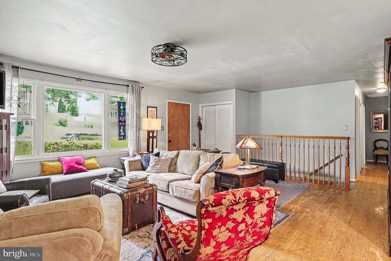 7907 Slidell Ln, Springfield, VA 22151
