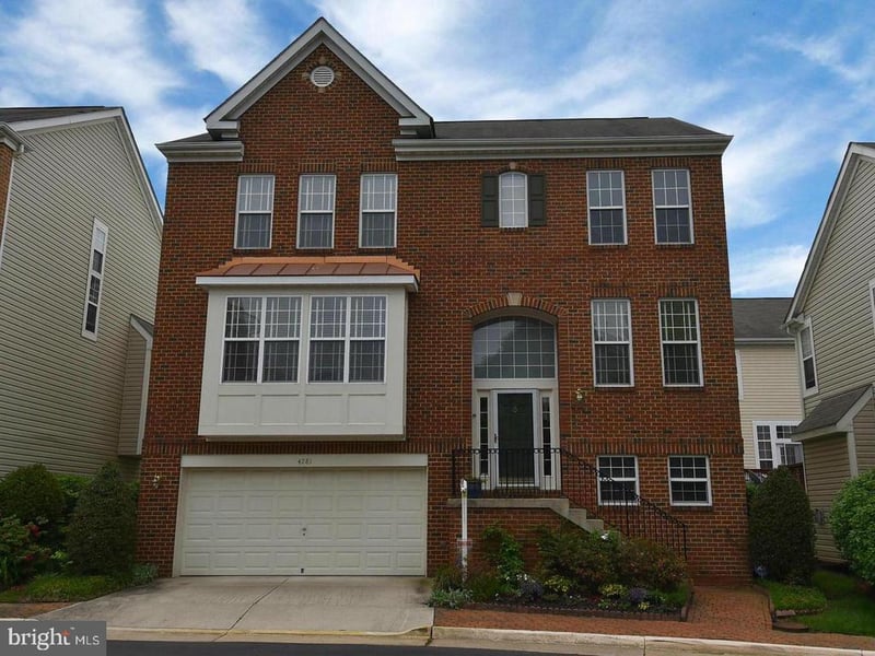 4281 Kearny Ln, Fairfax, VA 22033
