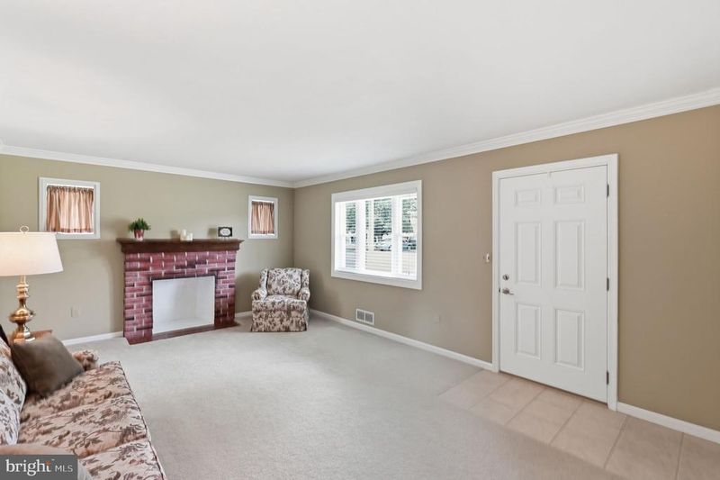 10013 Terry St, Fairfax, VA 22031