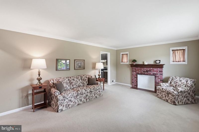 10013 Terry St, Fairfax, VA 22031