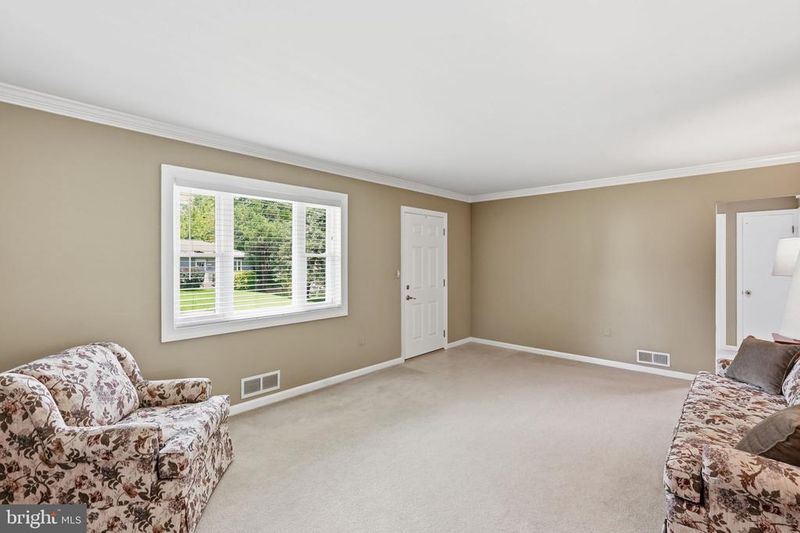 10013 Terry St, Fairfax, VA 22031