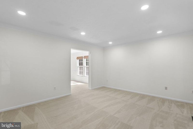 11305 Willowdale Dr, Germantown, MD 20876