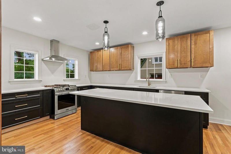 1006 26th St S, Arlington, VA 22202