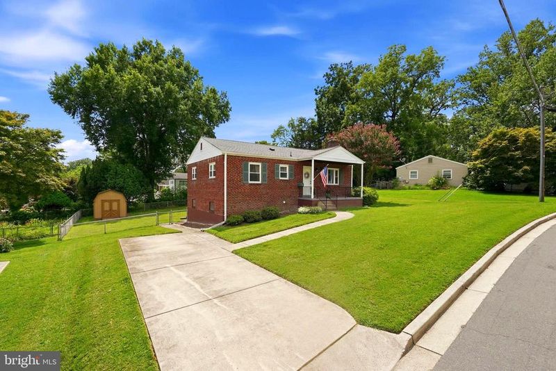 10013 Terry St, Fairfax, VA 22031