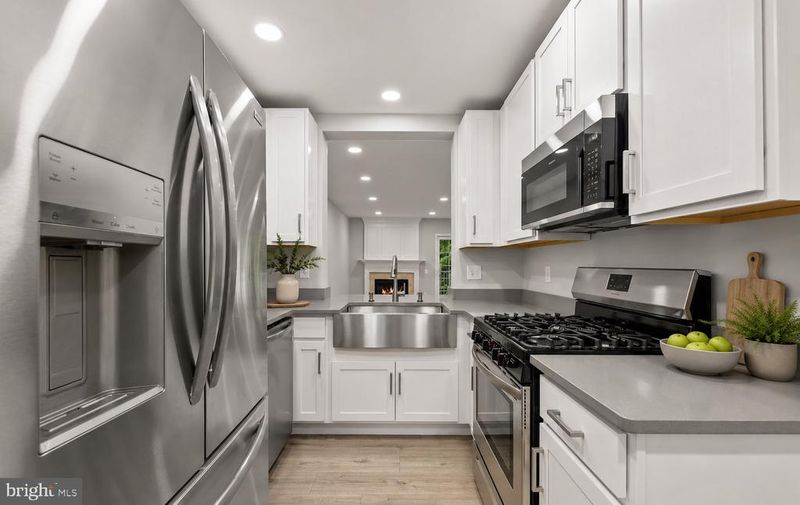 5980 Kimberly Anne Way, Alexandria, VA 22310