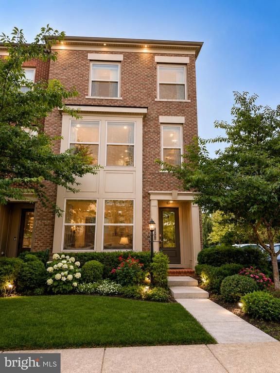 23387 Epperson Sq, Brambleton, VA 20148