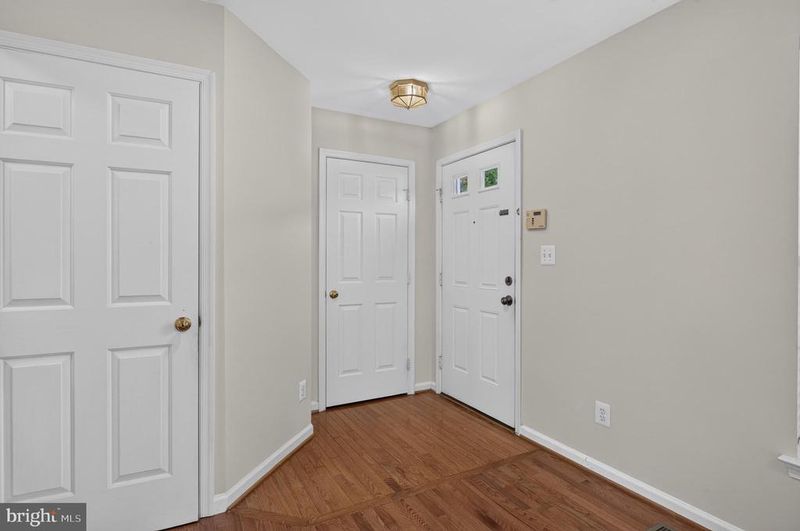 15044 Gaffney Cir, Gainesville, VA 20155