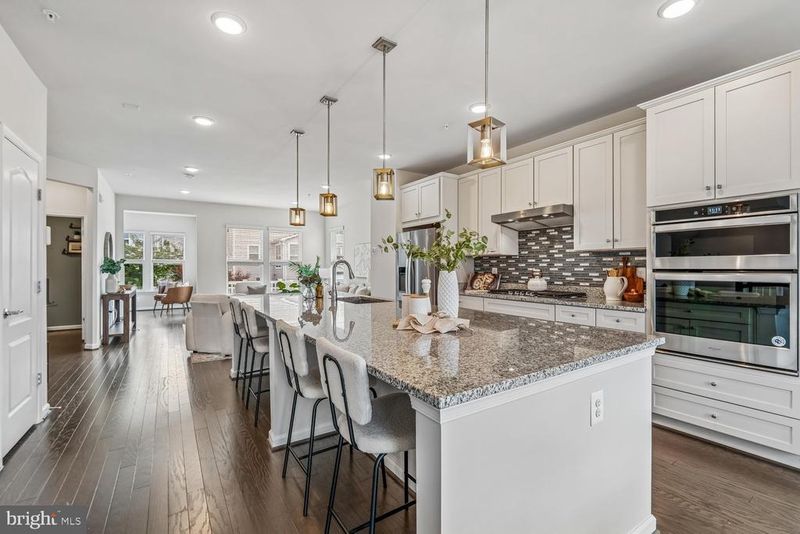 8275 Meadowood Dr, Hanover, MD 21076