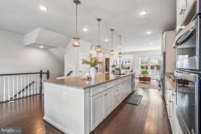 8275 Meadowood Dr, Hanover, MD 21076