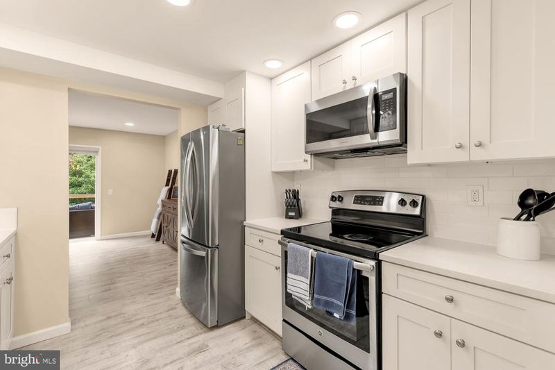 2224 Wheelwright Ct, Reston, VA 20191