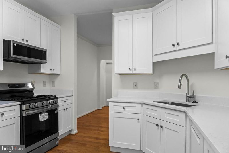 10356 Royal Woods Ct, Gaithersburg, MD 20886