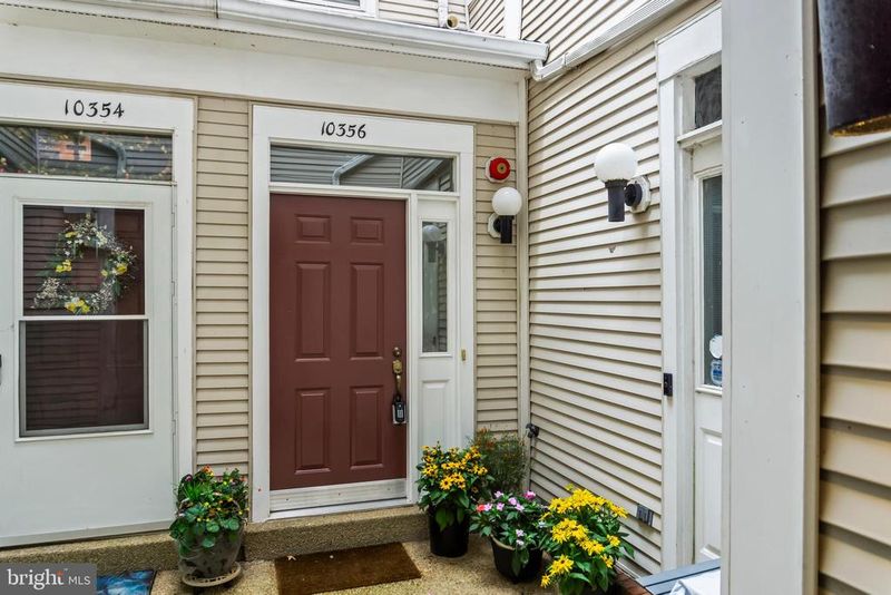 10356 Royal Woods Ct, Gaithersburg, MD 20886