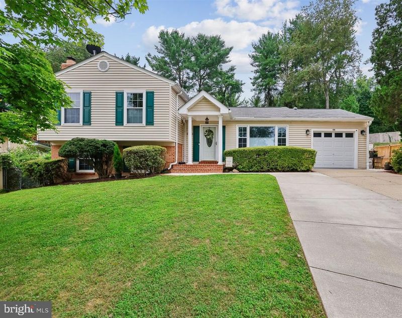 11 Lodge Pl, Rockville, MD 20850