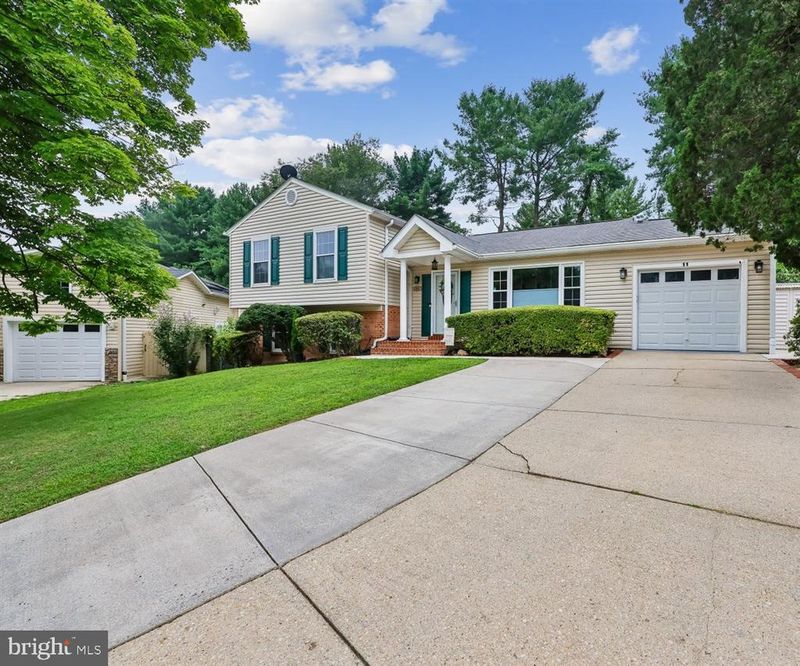 11 Lodge Pl, Rockville, MD 20850