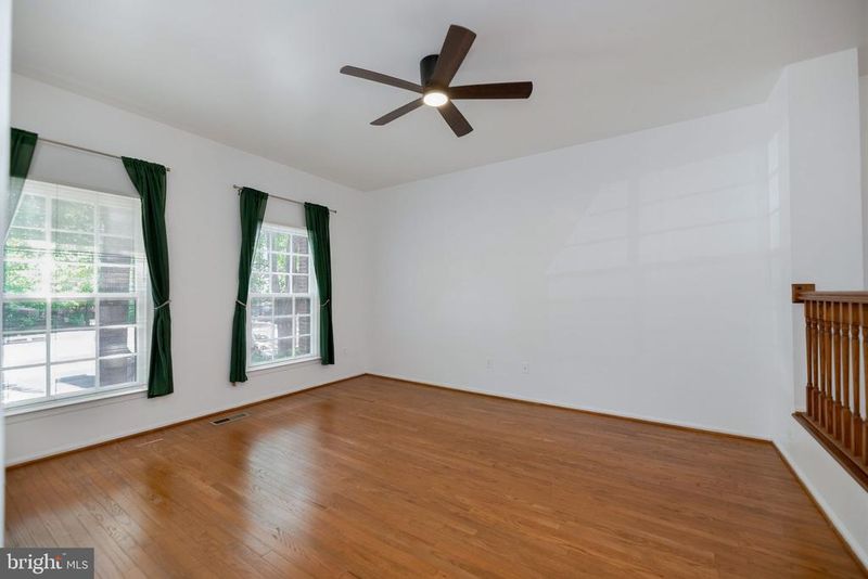 8207 Cedar Landing Ct, Alexandria, VA 22306