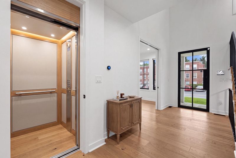 5015 Elm St, Bethesda, MD 20814