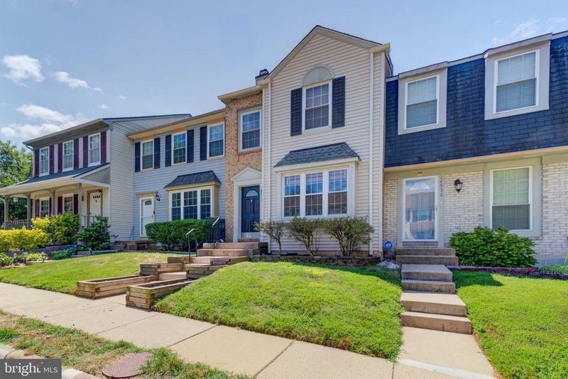 14536 Castleford Ct, Centreville, VA 20121
