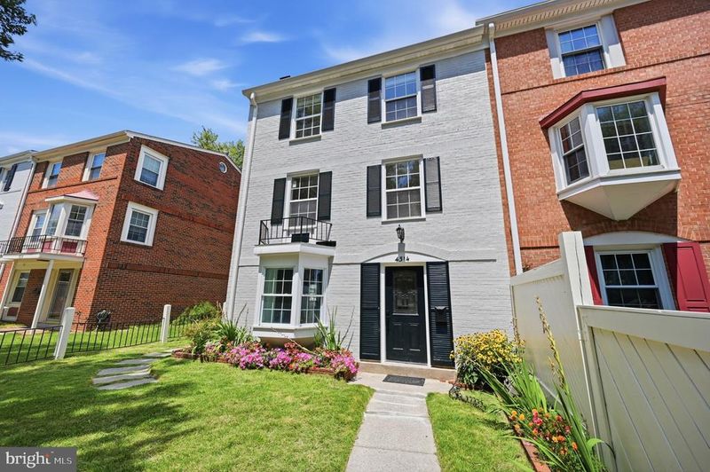 4314 Gramercy Cir, Alexandria, VA 22309