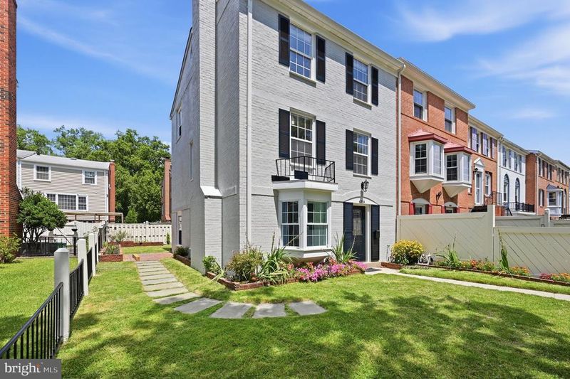 4314 Gramercy Cir, Alexandria, VA 22309