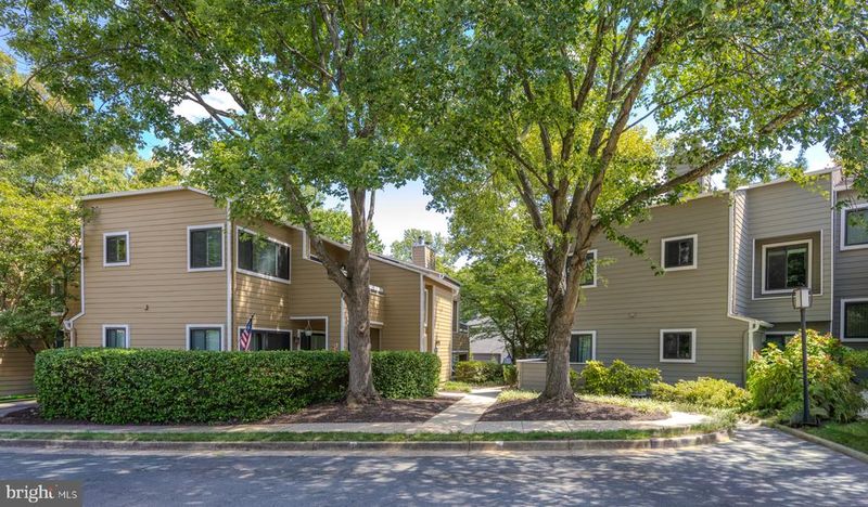 11017 Villaridge Ct, Reston, VA 20191