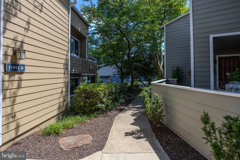 11017 Villaridge Ct, Reston, VA 20191