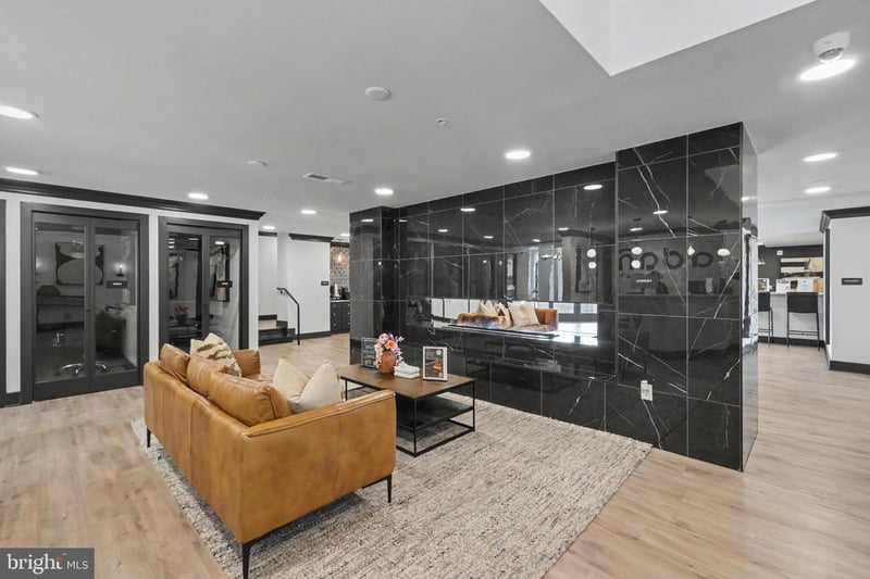 701 N Henry St #401, Alexandria, VA 22314