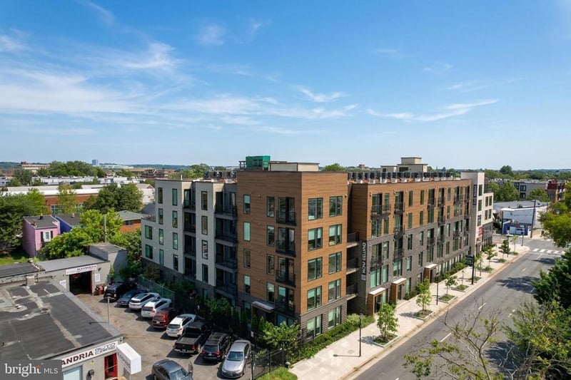 701 N Henry St #206, Alexandria, VA 22314