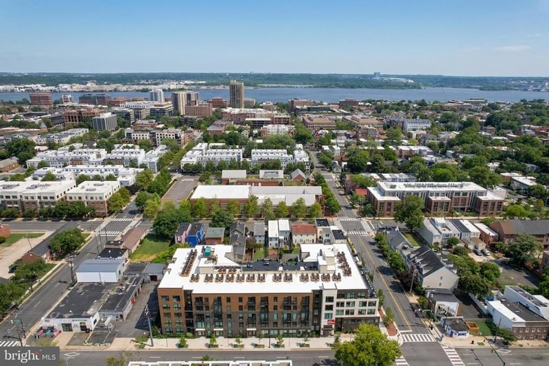 701 N Henry St #213, Alexandria, VA 22314