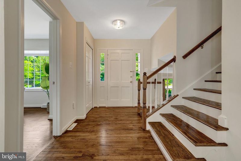 9924 Corsica St, Vienna, VA 22181